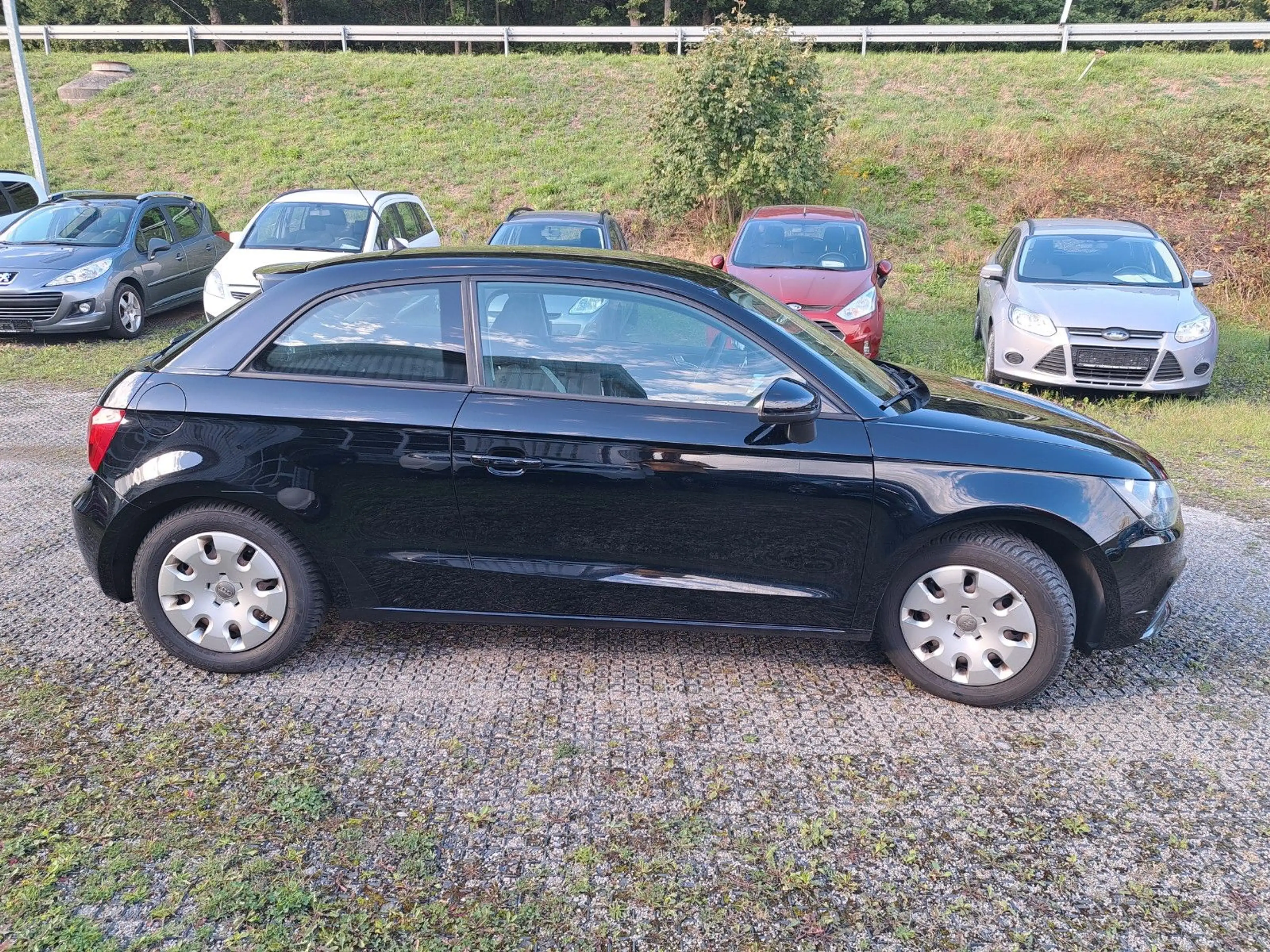 Audi A1 Attraction Klima Sitzheizung M+S — photo 2