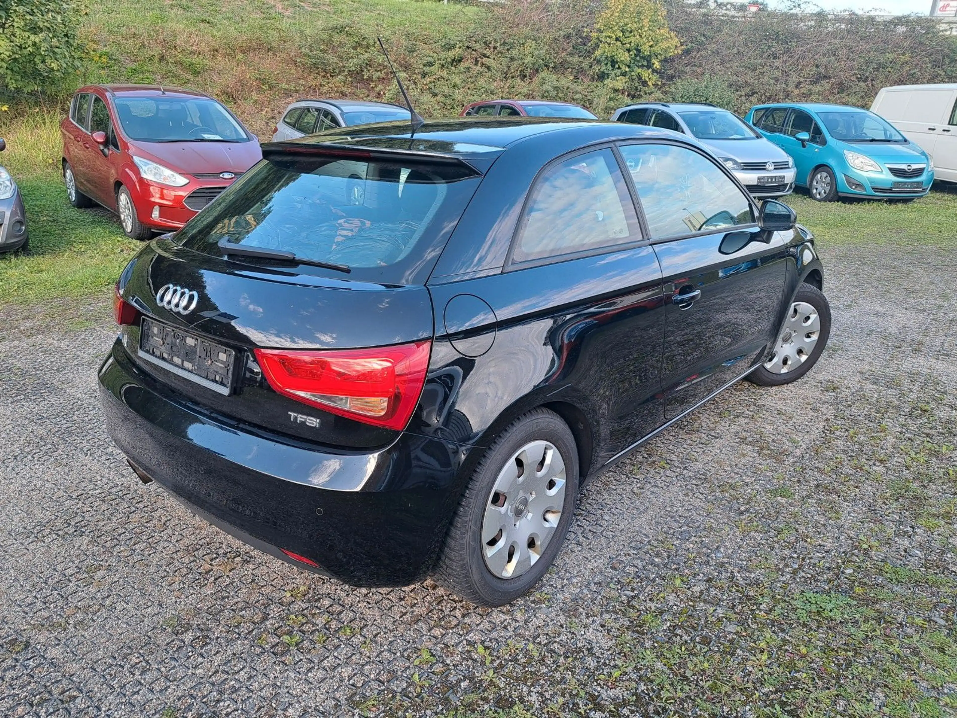 Audi A1 Attraction Klima Sitzheizung M+S — photo 7