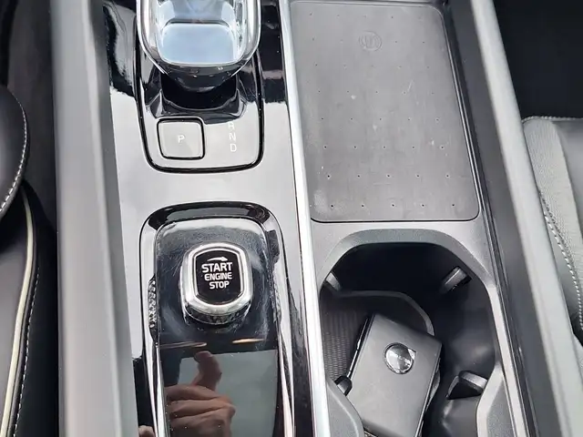 Volvo XC60 Plus, T6 AWD Plug-in Hybrid, Elektrisch/Benzi Ansicht 15