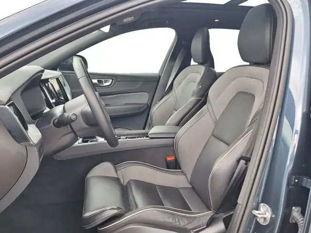 Volvo XC60 Plus, T6 AWD Plug-in Hybrid, Elektrisch/Benzi Ansicht 16