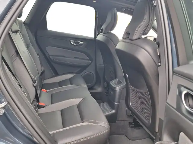 Volvo XC60 Plus, T6 AWD Plug-in Hybrid, Elektrisch/Benzi Ansicht 18