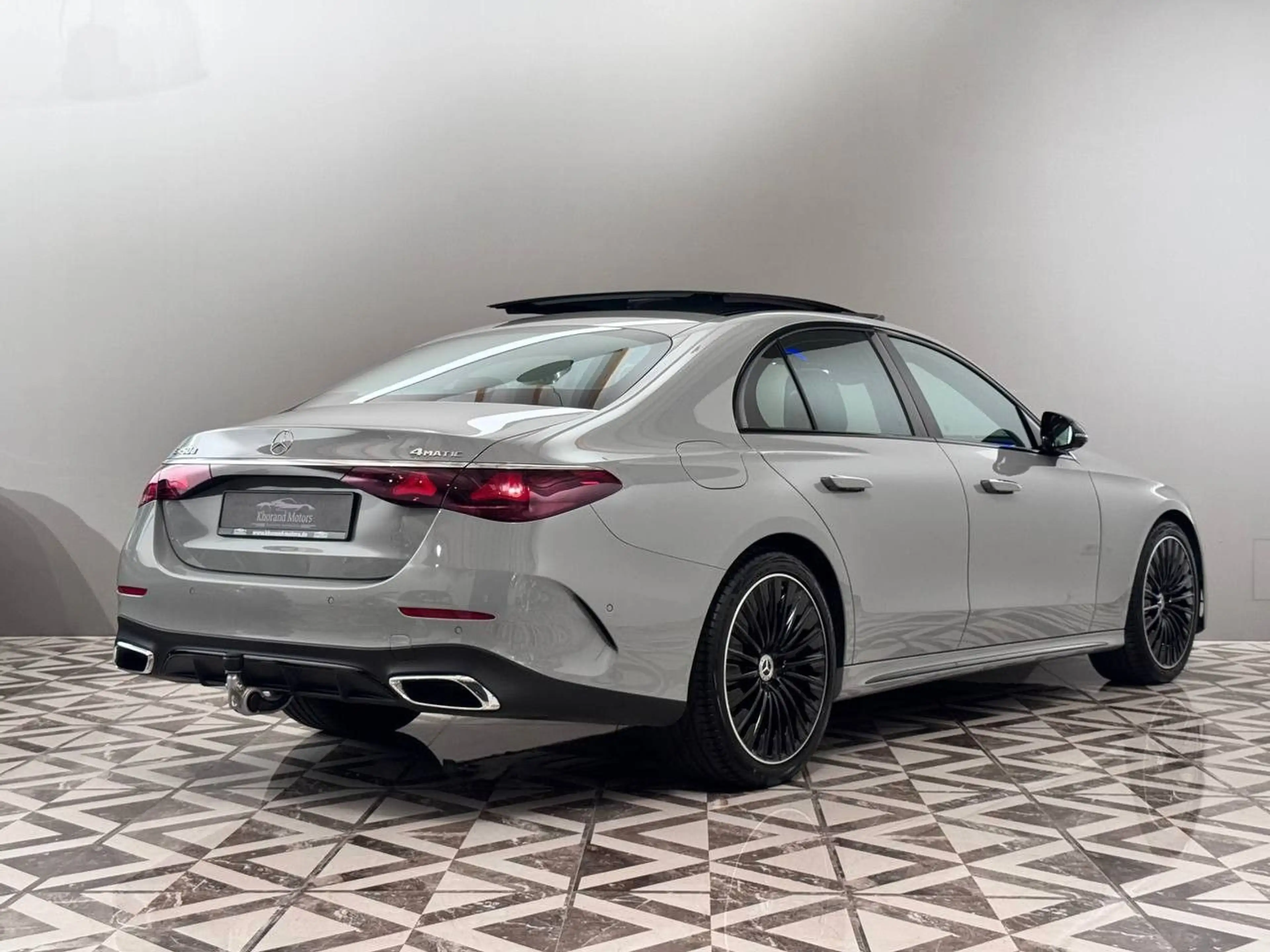 Mercedes-Benz E 450 450d Limo. 4Matic AMG Sonderausstattung Night-P. — photo 6