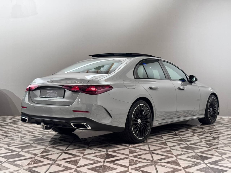 Mercedes-Benz E 450 450d Limo. 4Matic AMG Sonderausstattung Night-P. — photo 6