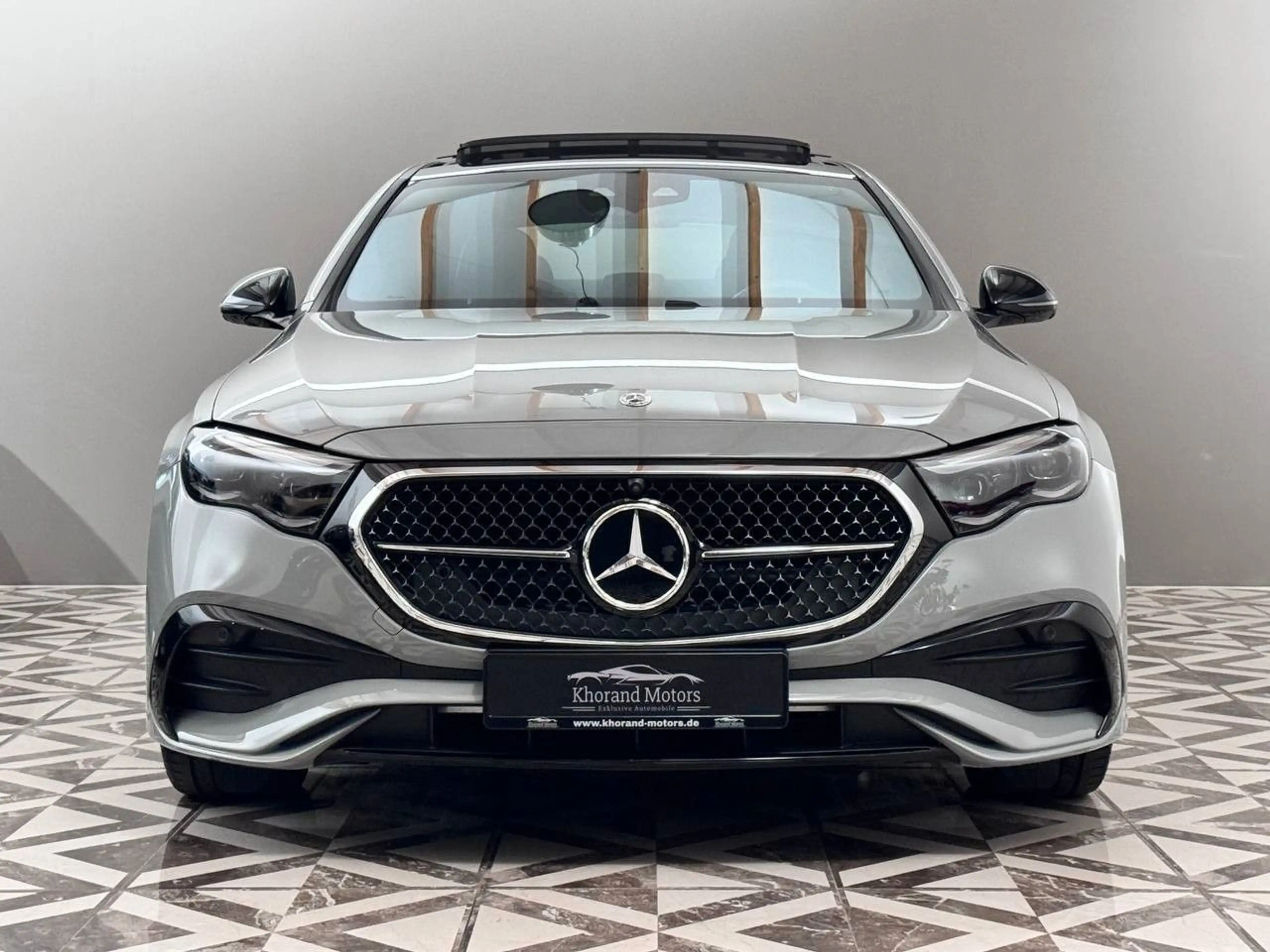 Mercedes-Benz E 450 450d Limo. 4Matic AMG Sonderausstattung Night-P. — photo 3