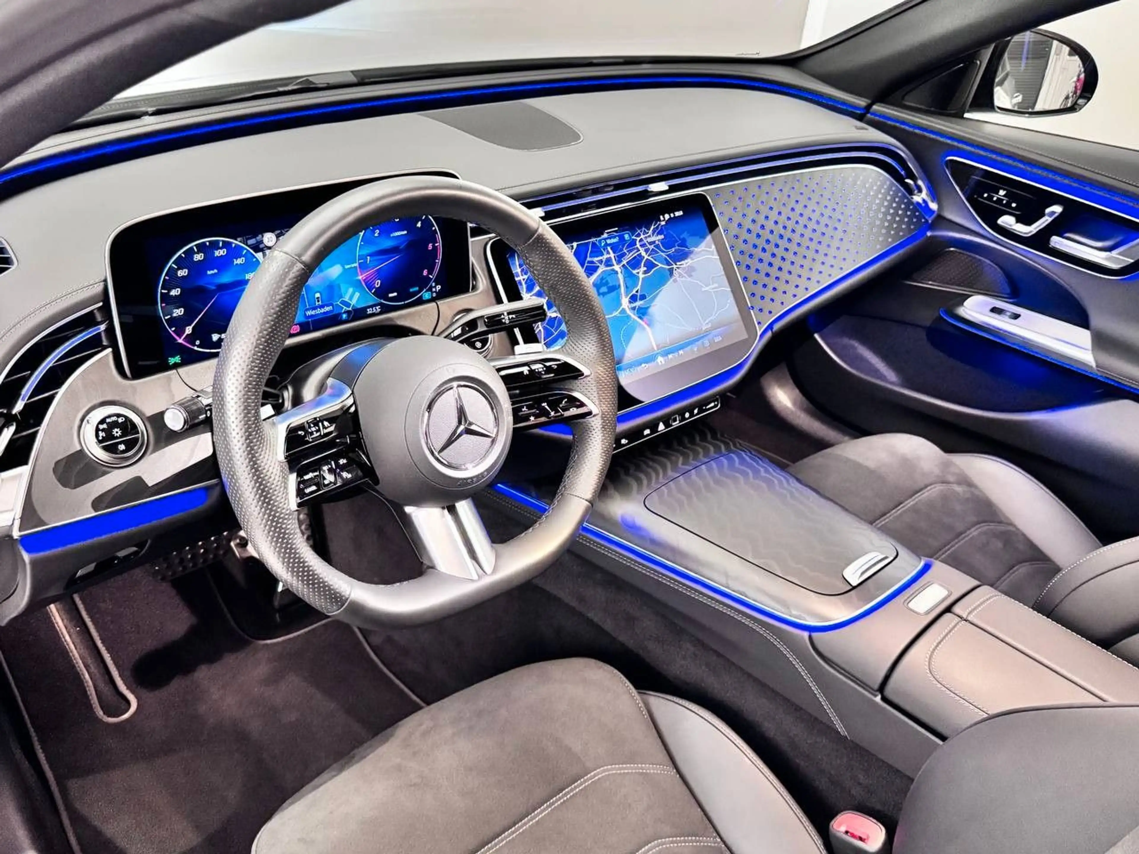 Mercedes-Benz E 450 450d Limo. 4Matic AMG Sonderausstattung Night-P. — photo 8