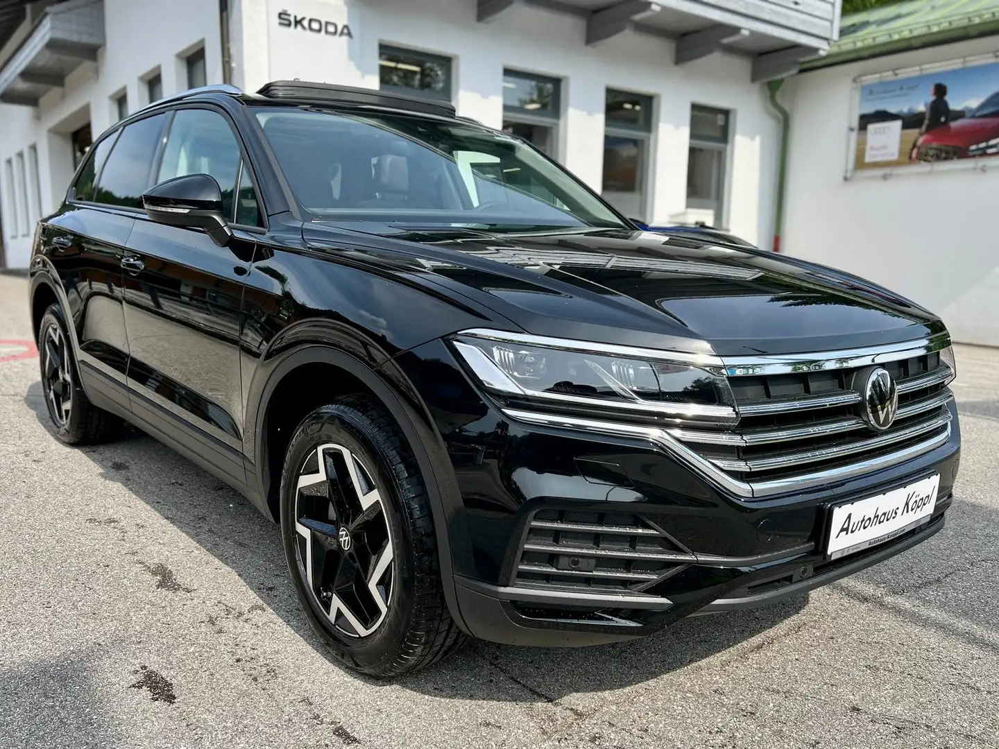Volkswagen Touareg 3.0 V6 TDI 4Motion Pano AHK Navi SH Schwarz - 2