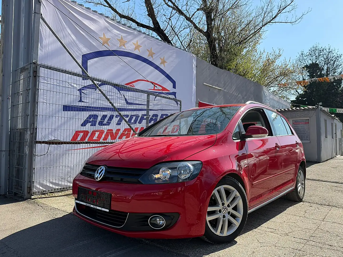 Volkswagen Golf Plus Highline BMT 1,6 TDI DPF Rot - 1