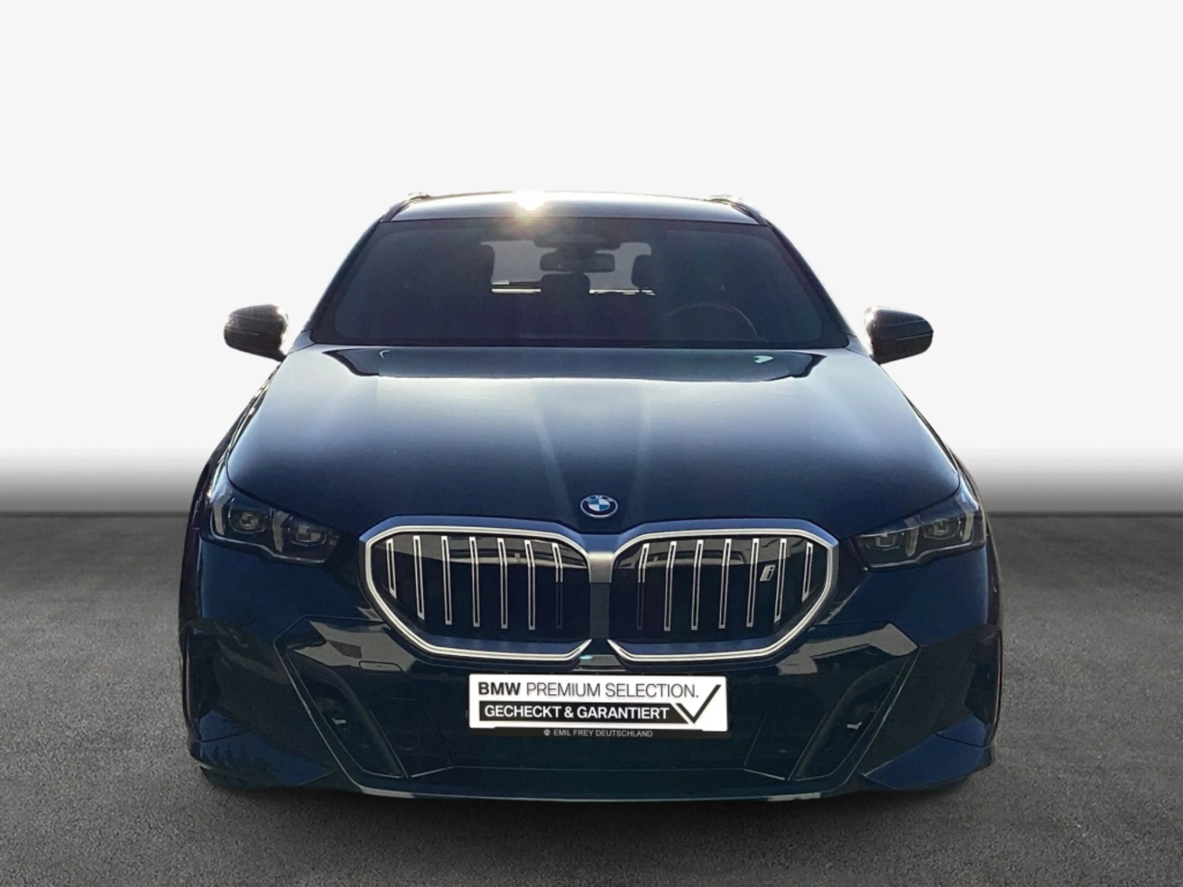 BMW i5 xDrive40 Touring Pano* LED* SHZ* AHK* — photo 5
