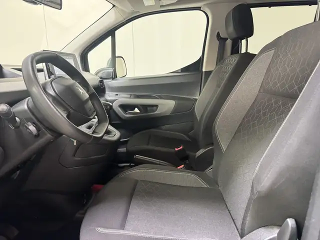 Peugeot Rifter view 8