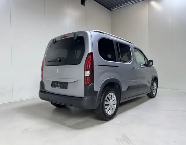 Peugeot Rifter view 3