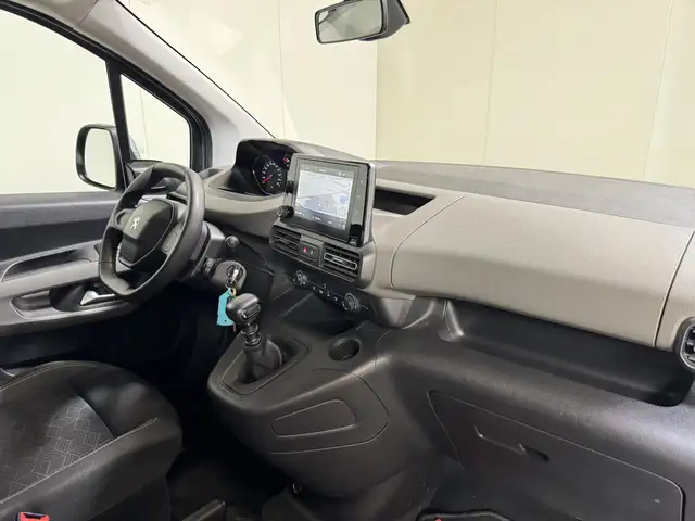 Peugeot Rifter view 12