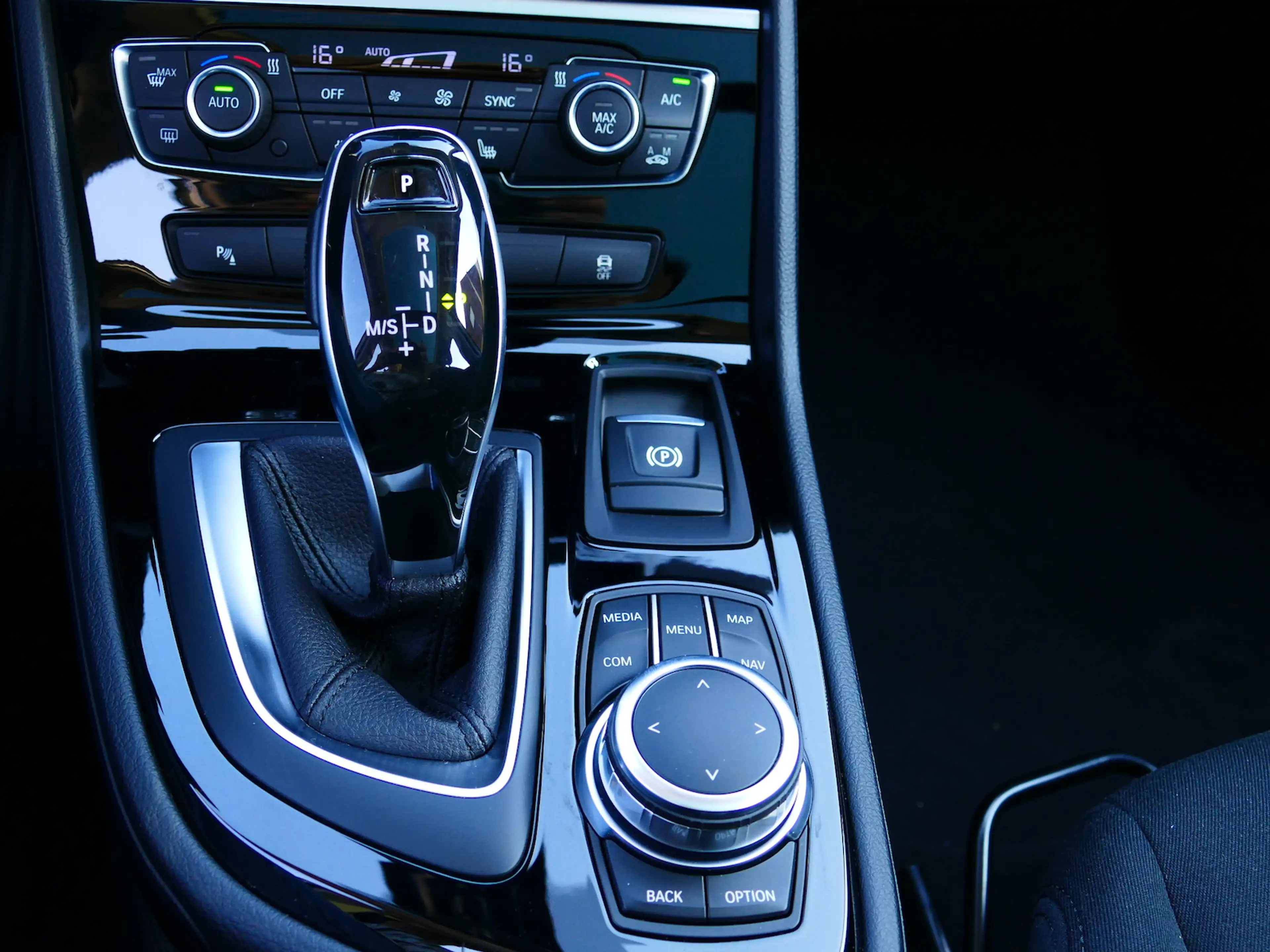 BMW 218 iA 7Sitze PanoSD Navi LED Parkas — photo 11
