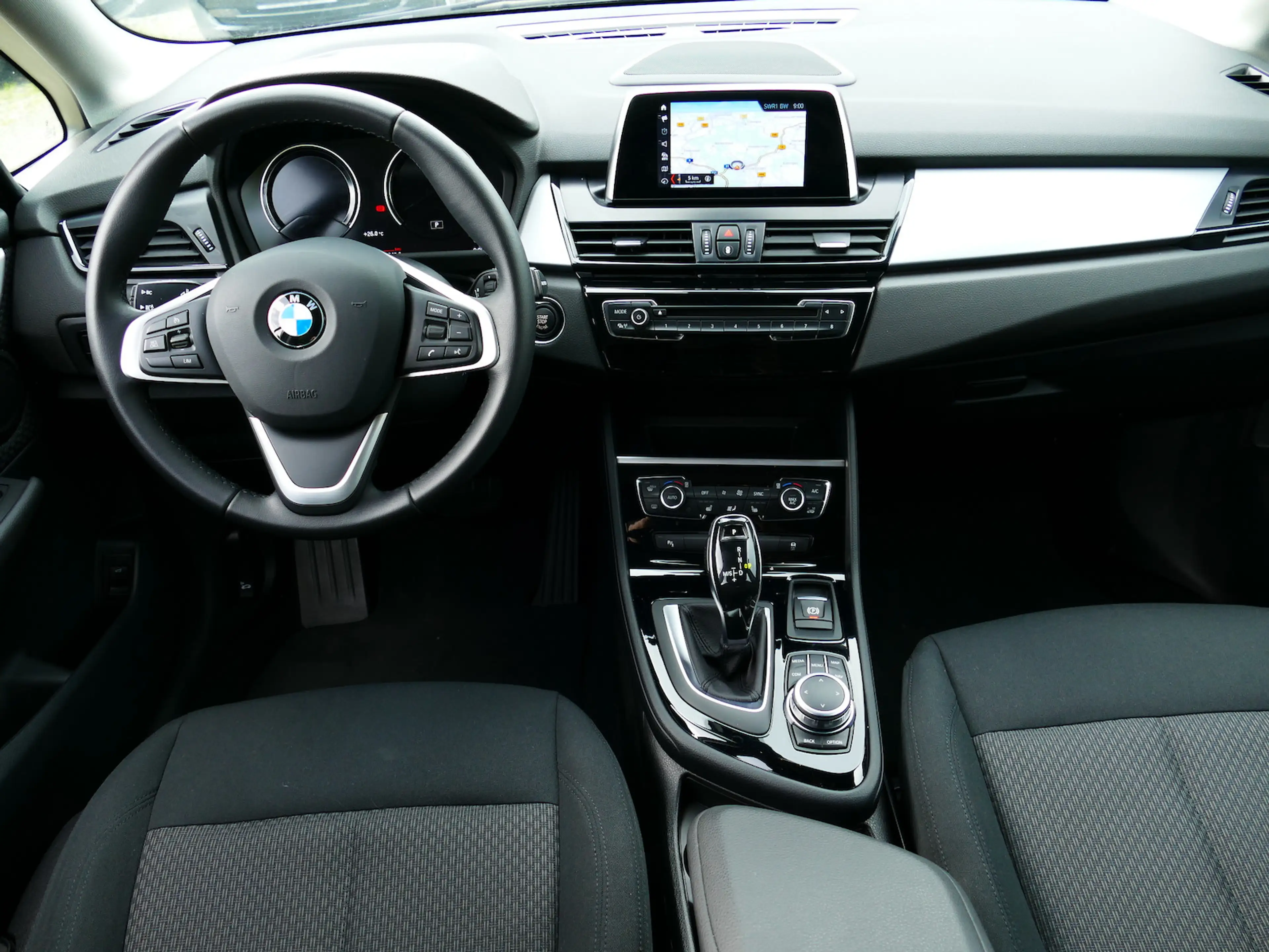 BMW 218 iA 7Sitze PanoSD Navi LED Parkas — photo 6