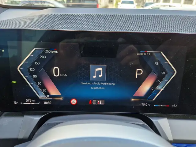 BMW X3 view 13
