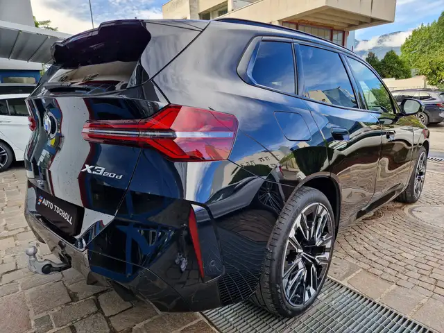 BMW X3 view 3