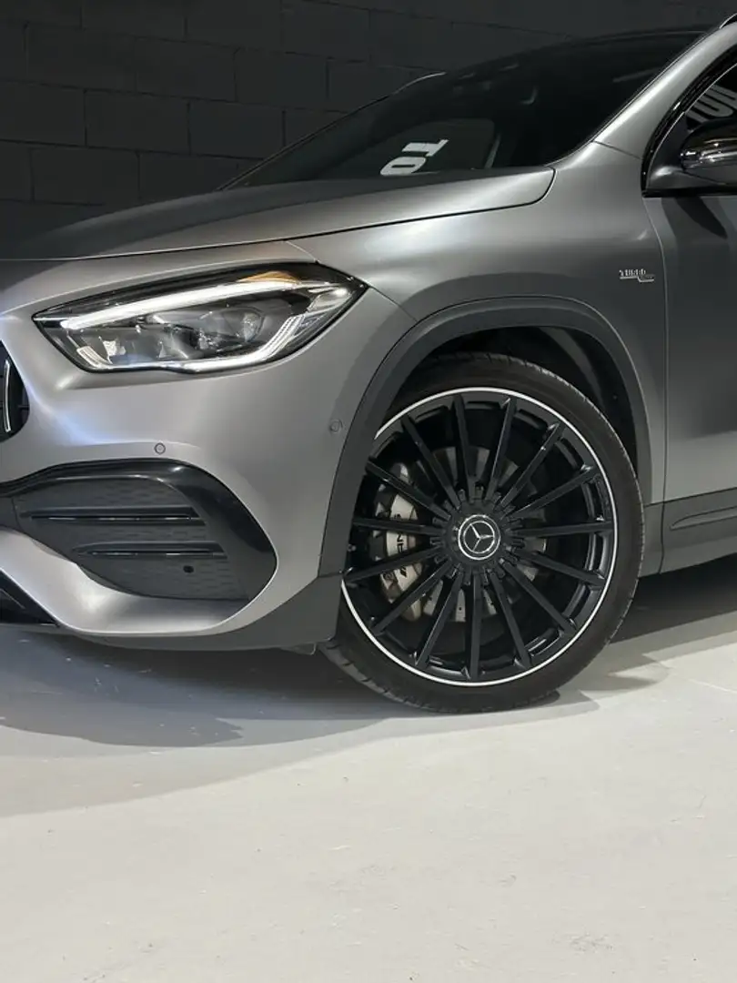 Mercedes-Benz SLR GLA Mercedes-AMG GLA 35 4MATIC Gris - 2