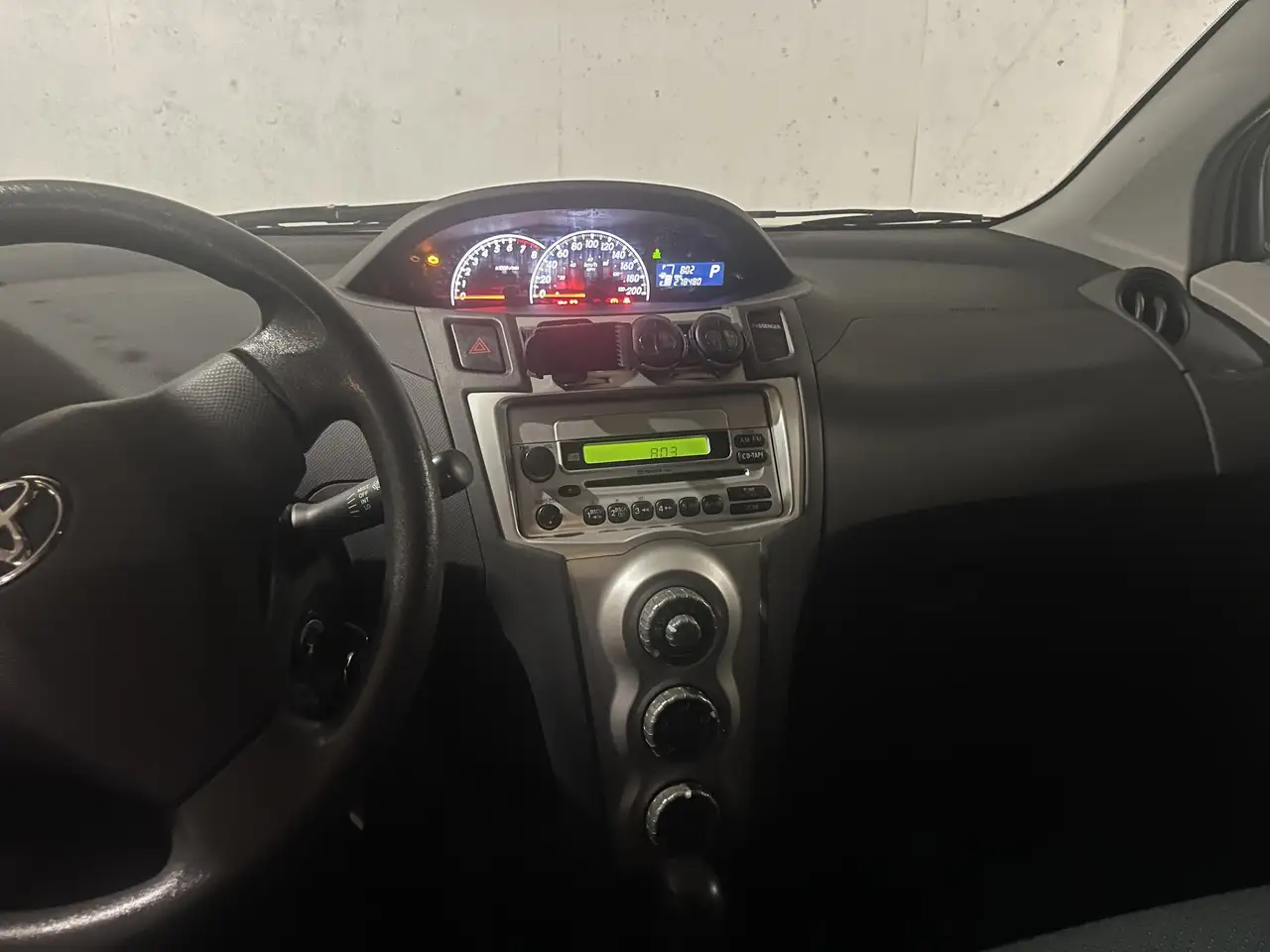 Toyota Yaris снимка Toyota Yaris