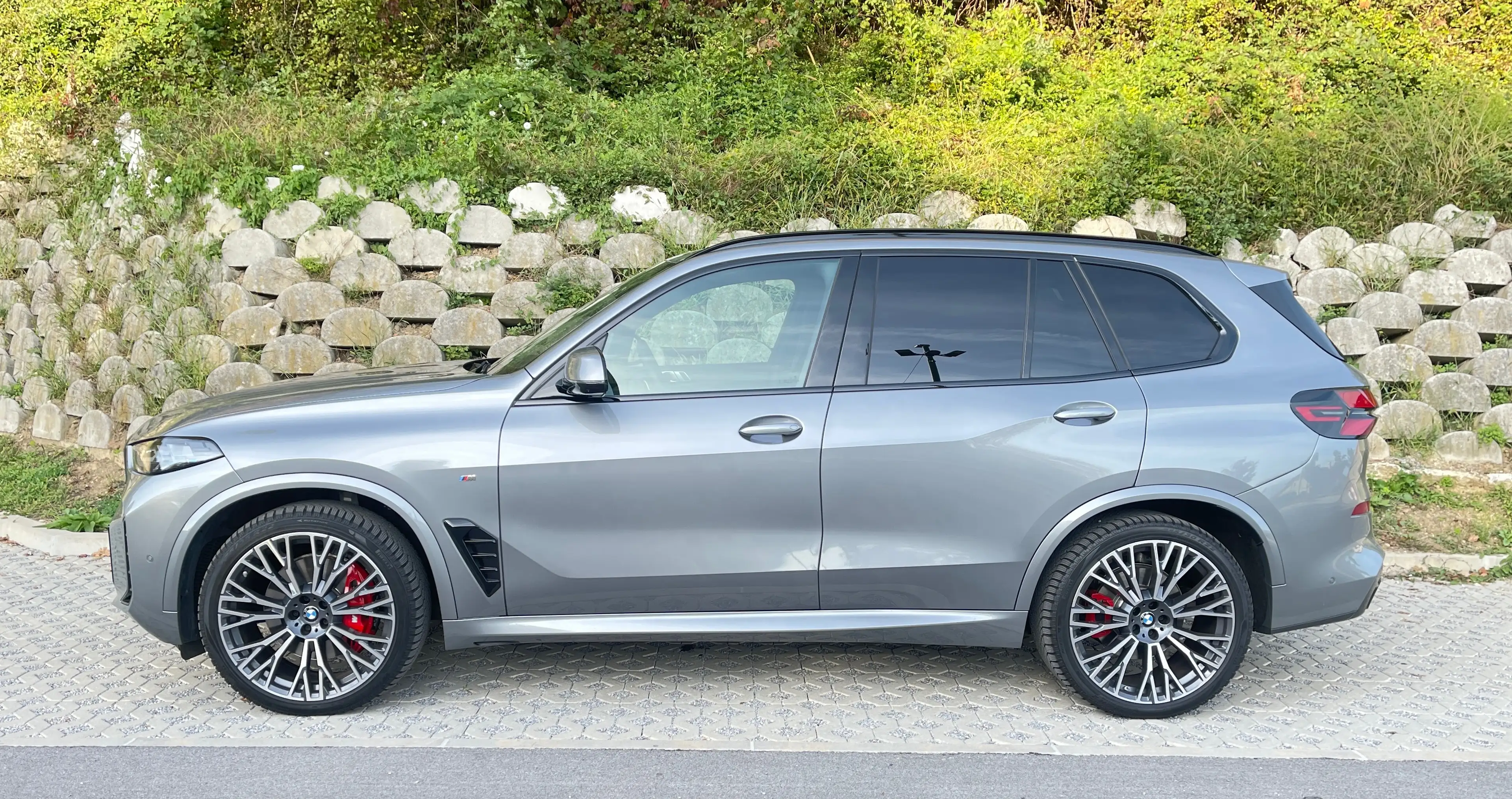 BMW X5 30d xDrive M Sport Pro Paket, HUD, 360 Kam., Luftfeder mit Niveauregelung, Iconic Glow