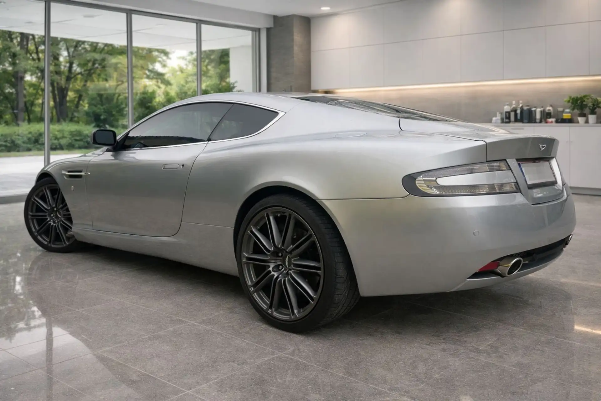 애스턴마틴 DB9 Coupe 2005 화이트 사진 2