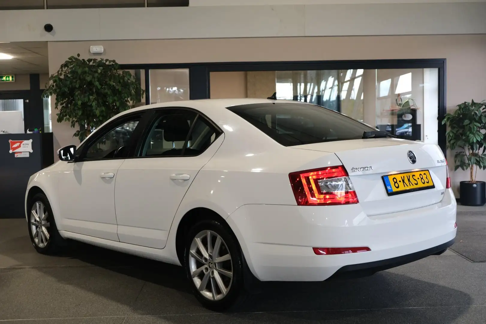 Skoda Octavia 1.4 TSI Greentech Ambition Businessline Navi Cruis Wit - 2