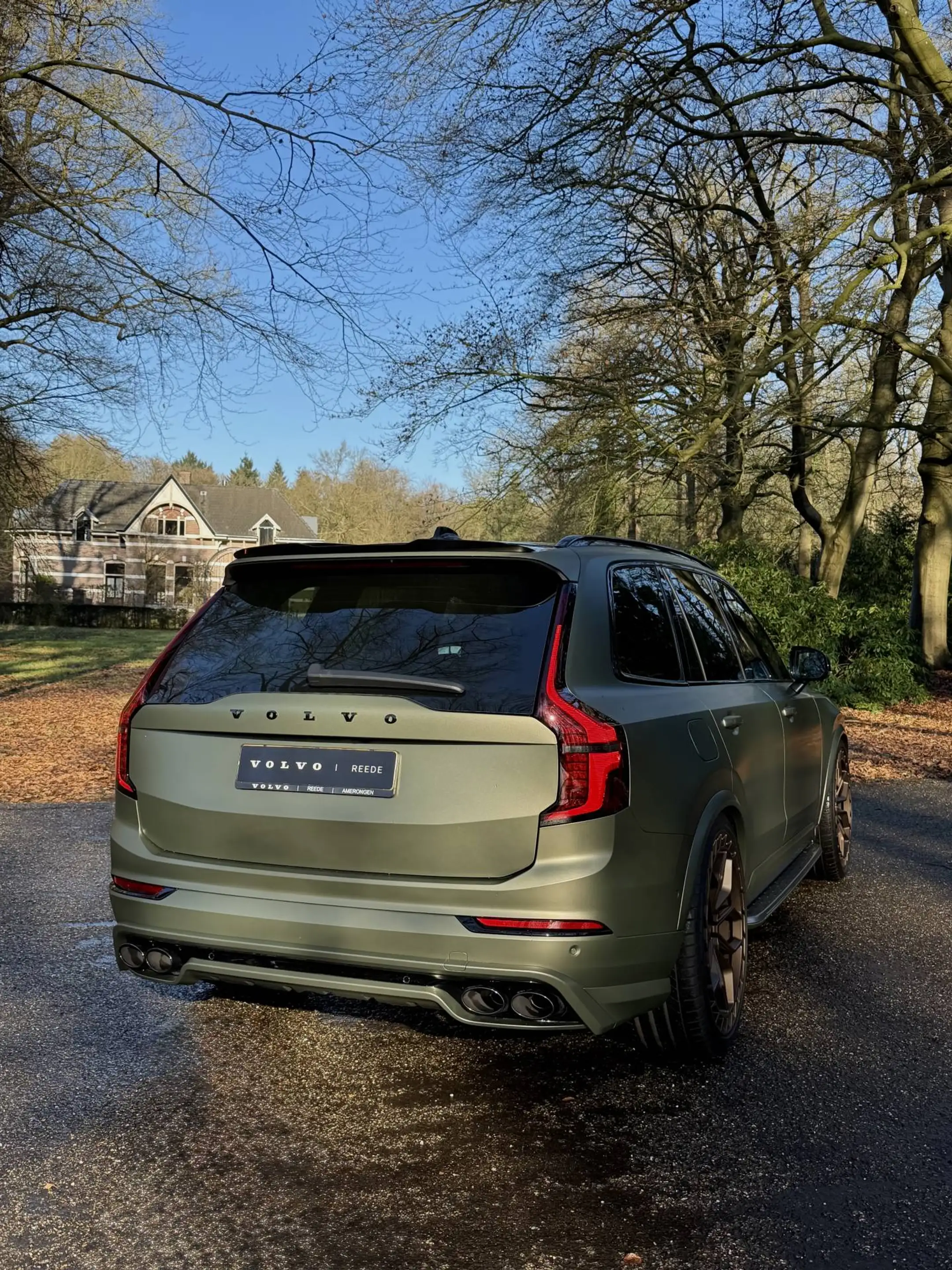 Volvo XC90 2.0 T8 Plug-in hybrid AWD Ultra Black Edition Spec — photo 3