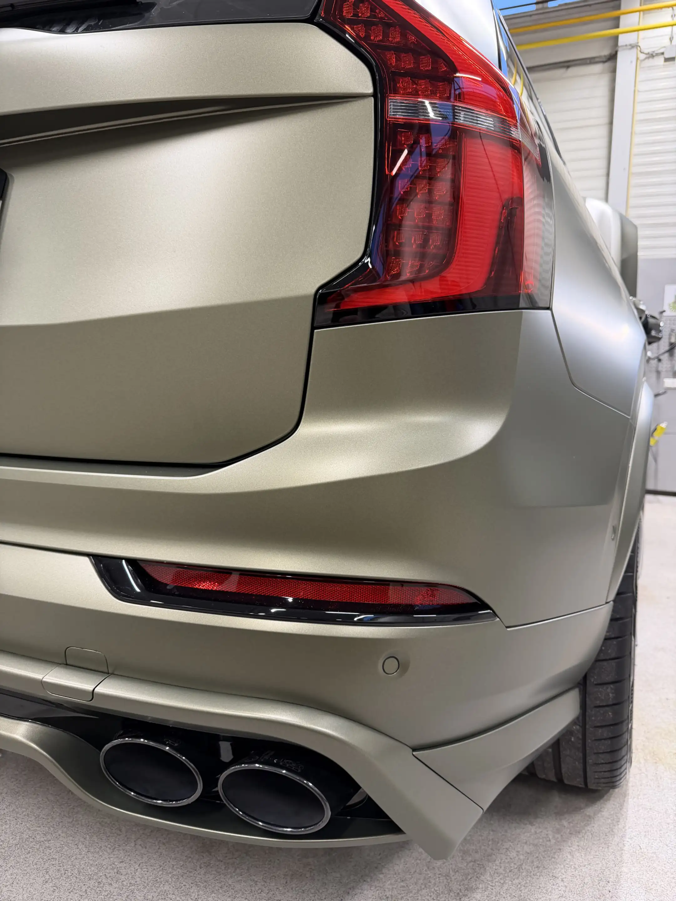 Volvo XC90 2.0 T8 Plug-in hybrid AWD Ultra Black Edition Spec — photo 9