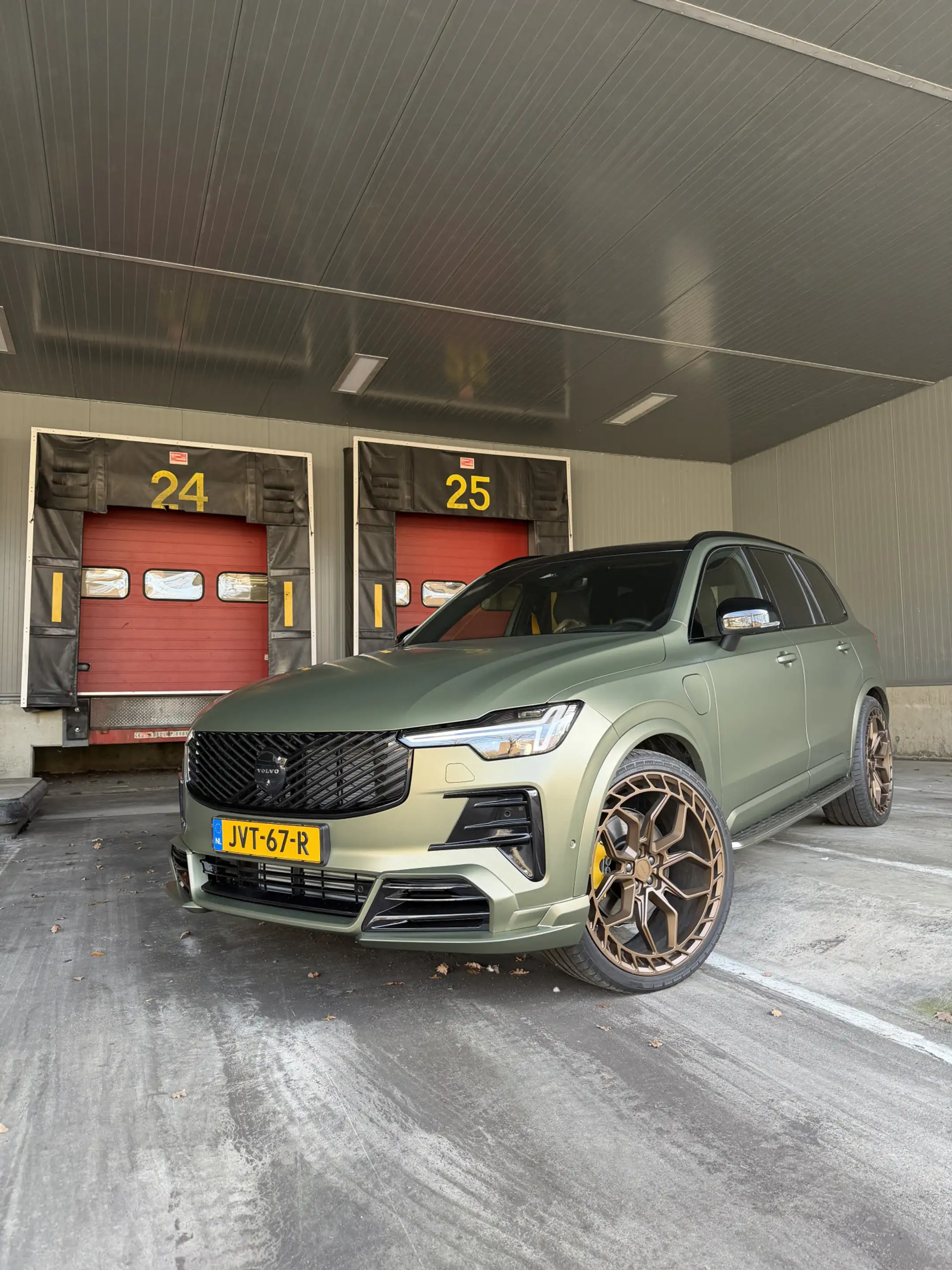 Volvo XC90 2.0 T8 Plug-in hybrid AWD Ultra Black Edition Spec — photo 10