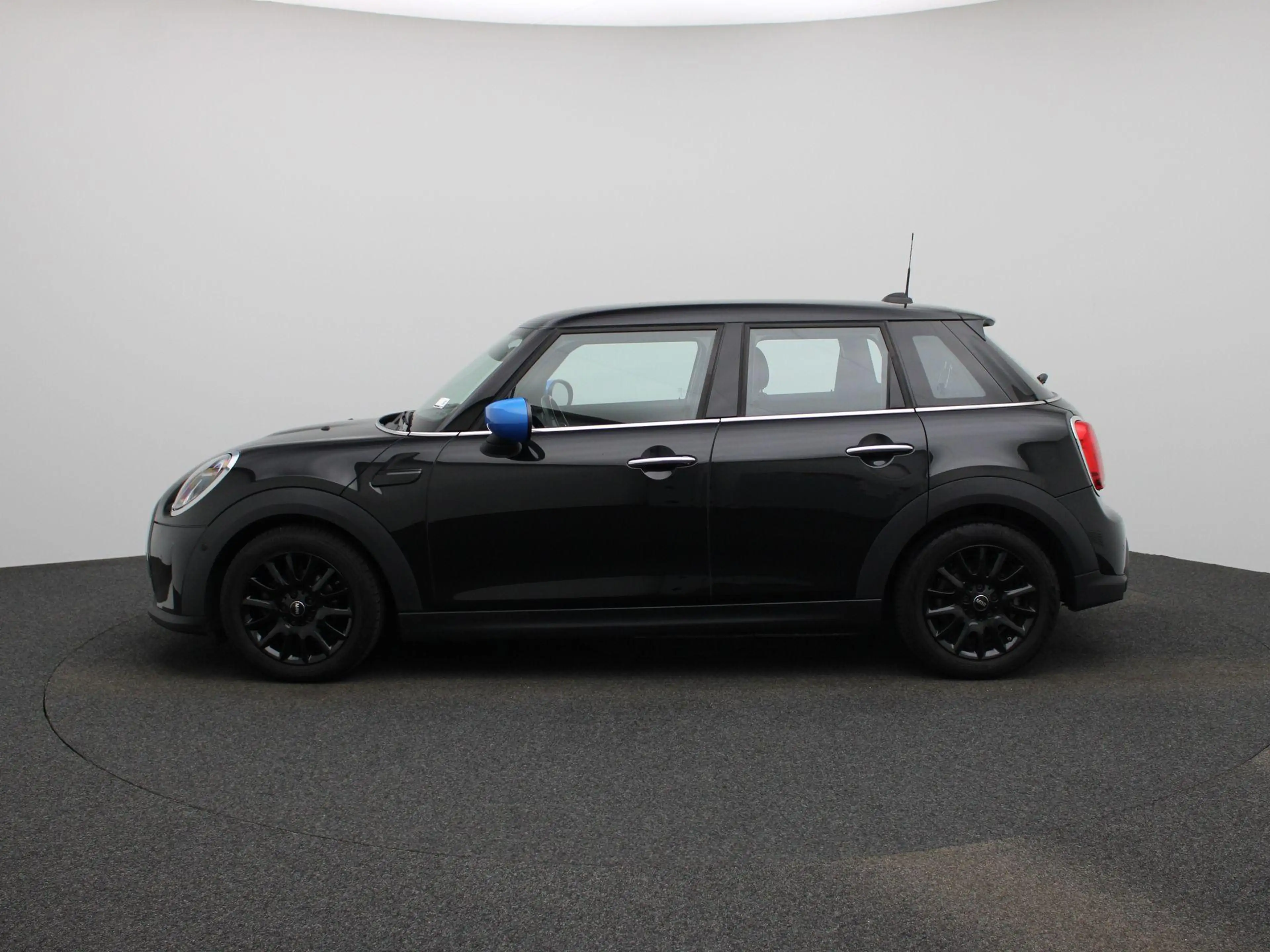 MINI One Mini 5 door NAVI | ECC | PDC — photo 4