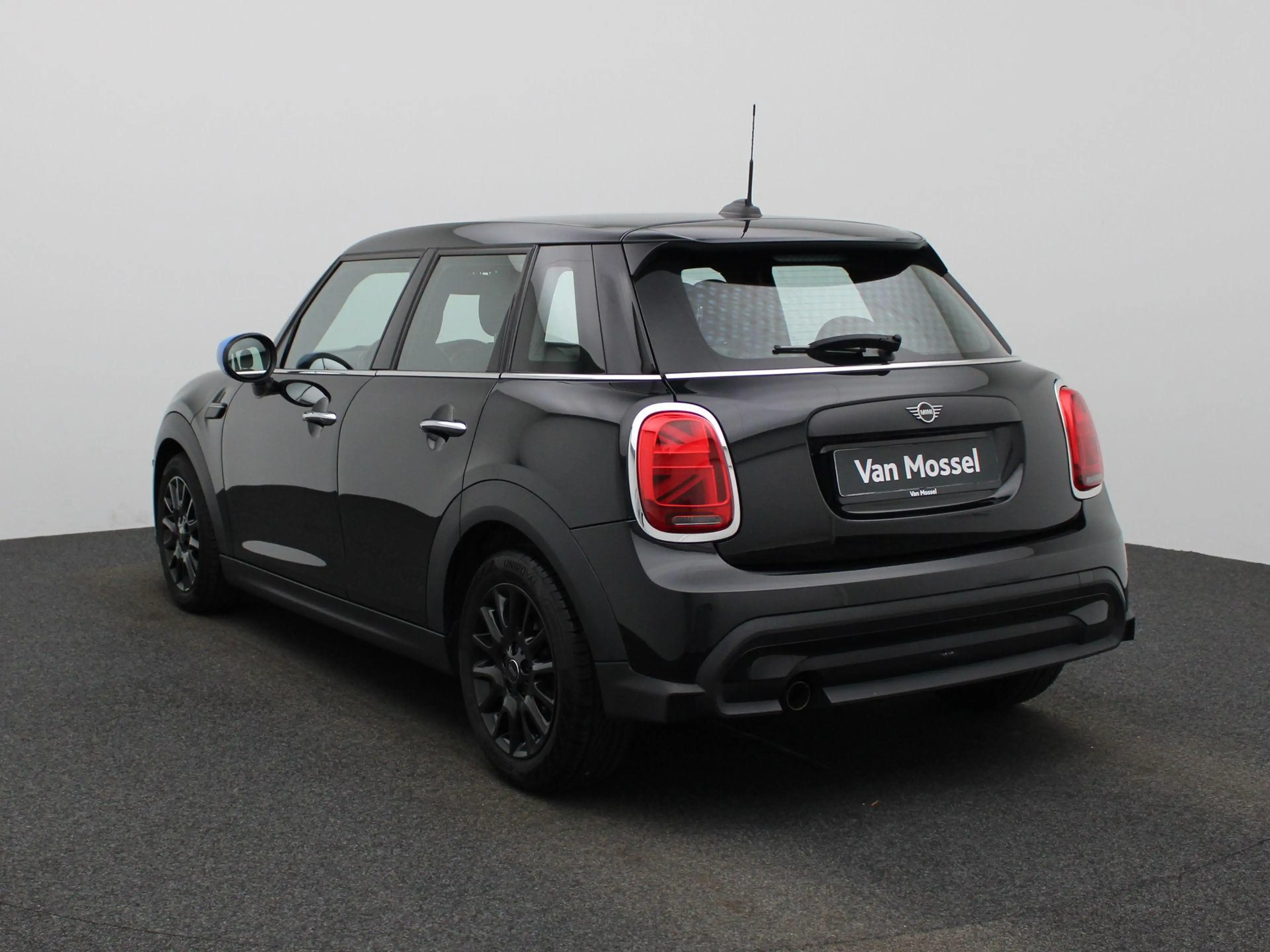MINI One Mini 5 door NAVI | ECC | PDC — photo 2