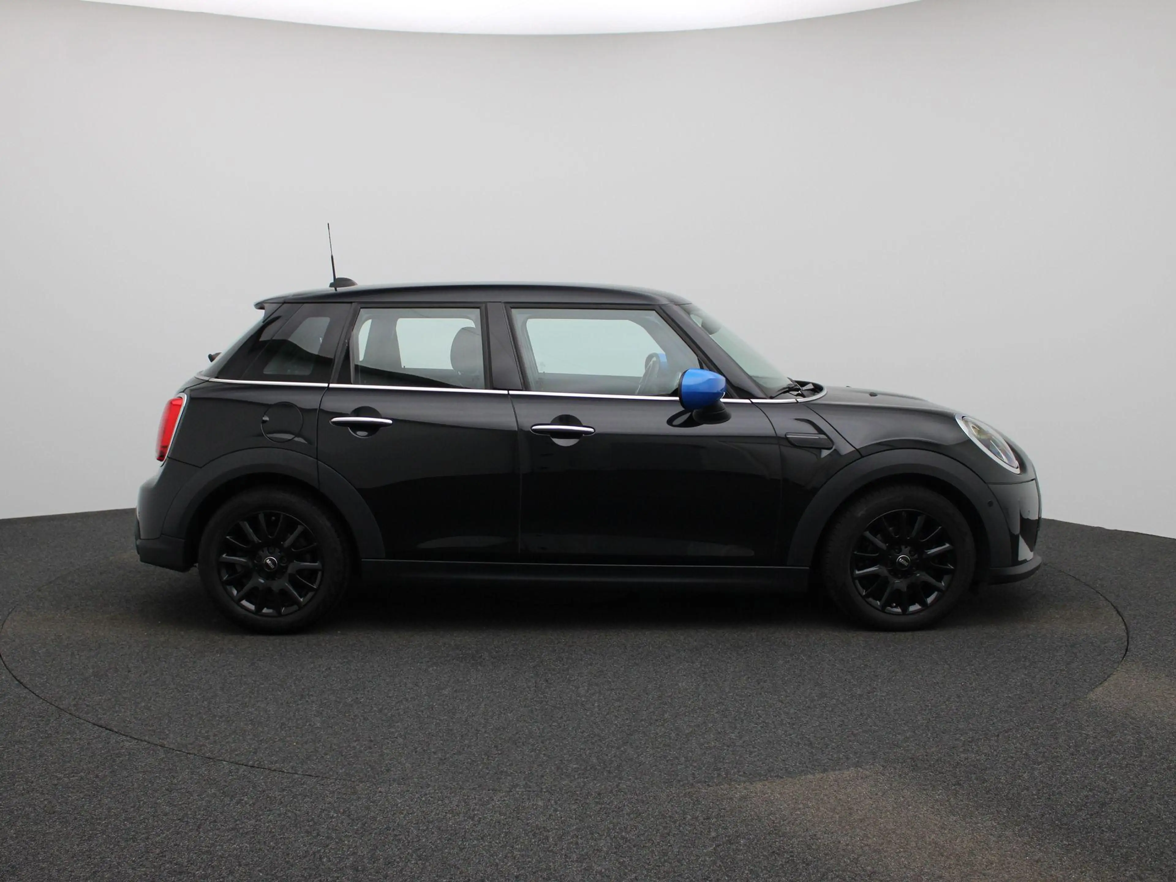 MINI One Mini 5 door NAVI | ECC | PDC — photo 6