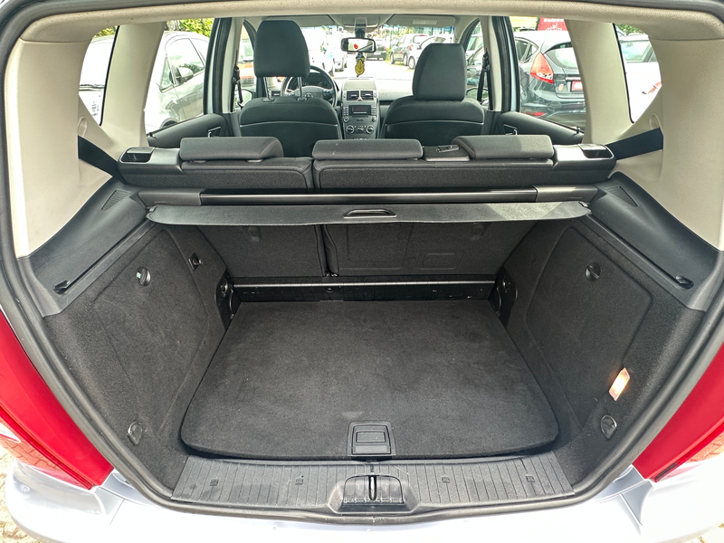 Mercedes-Benz A 150 A 150 Automatik WENIG KM TÜV NEU — photo 11