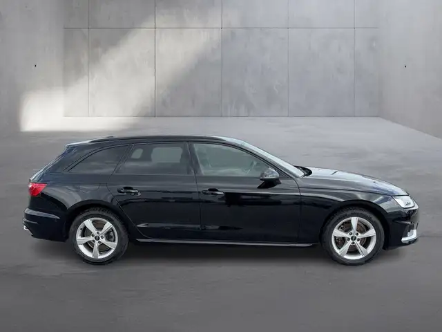 Audi A4 view 6