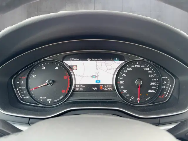Audi A4 view 10