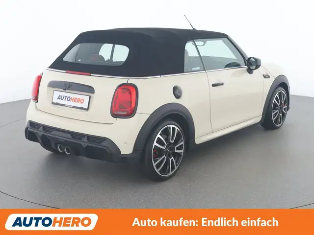 Mini Convertible view 6