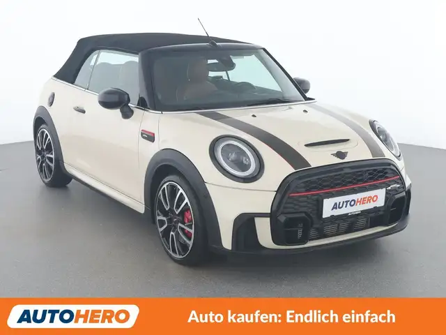 Mini Convertible view 8