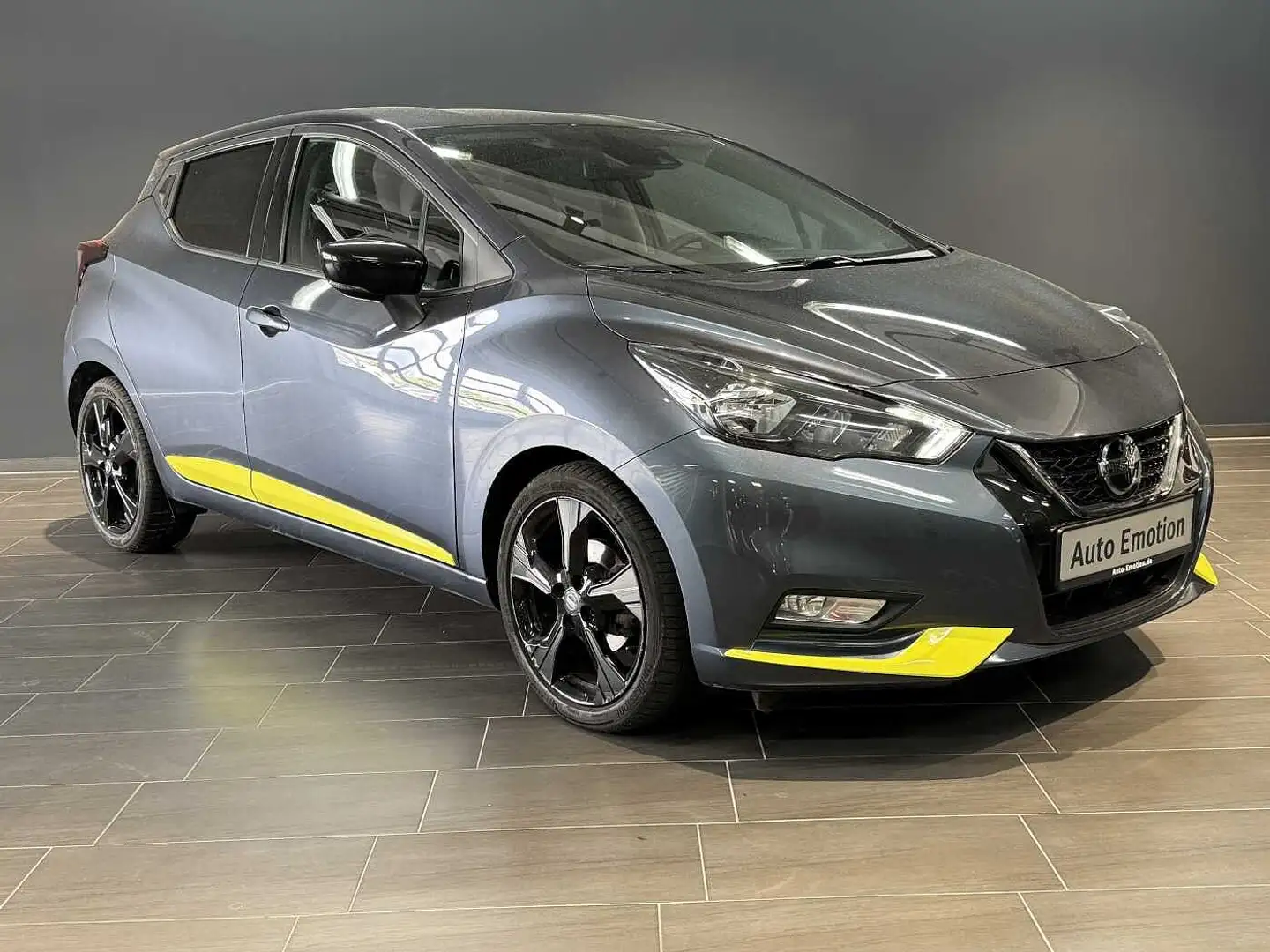 Nissan Micra Kiiro 1.0 IG-T Xtronic*Navi* Grijs - 2