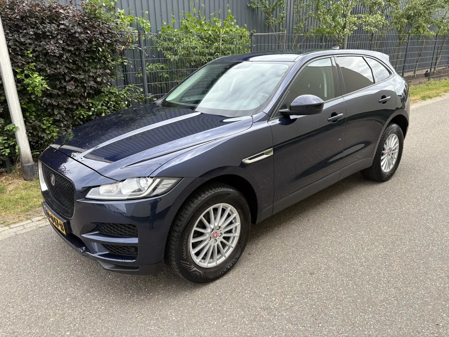 Jaguar F-Pace 2.0 Portfolio 20d / AUTOMAAT / NAVI / CRUISE / MER Bleu - 2