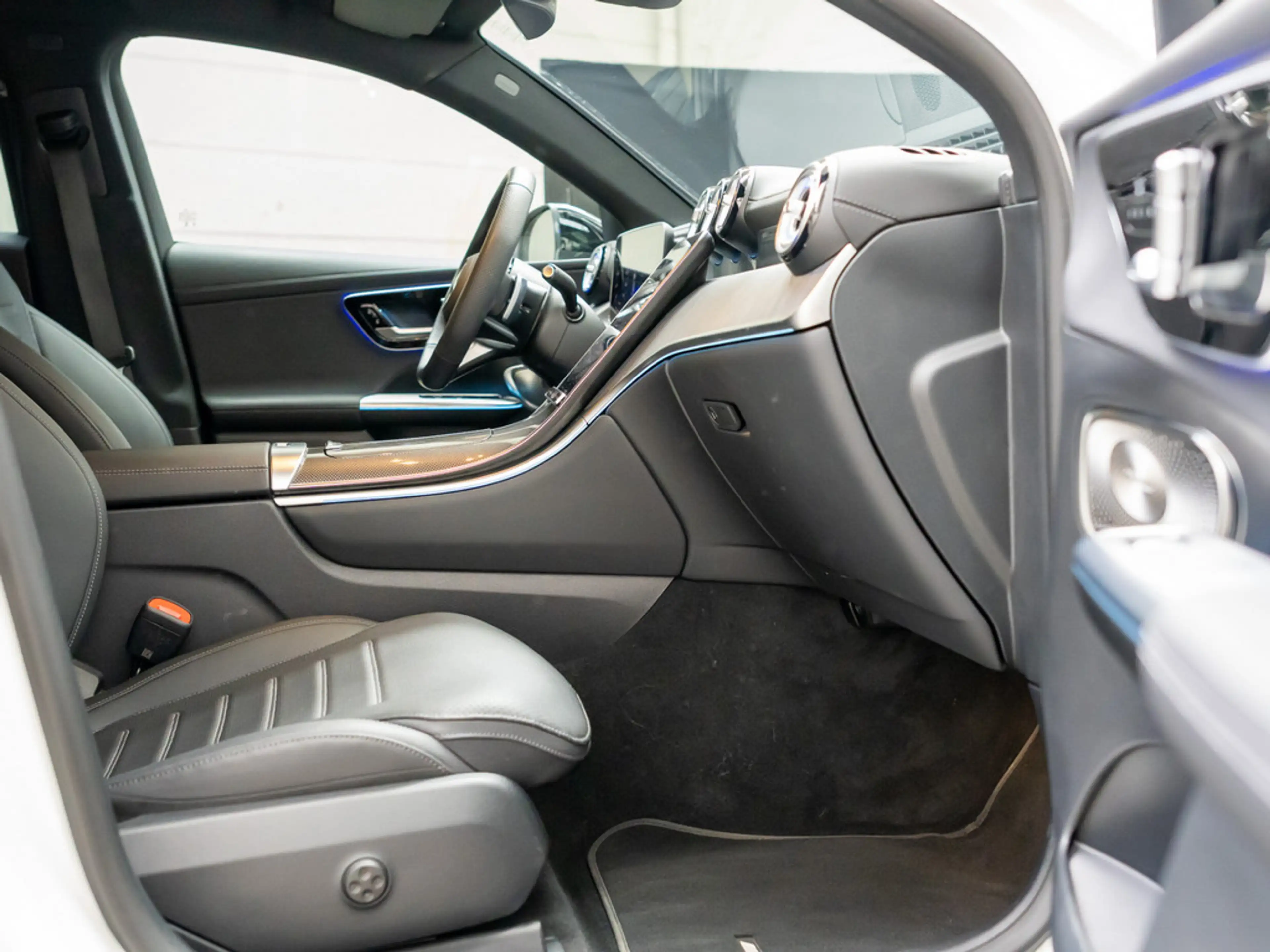 Mercedes-Benz GLC 220 d 4M AMG Line Coupé AHK Abstandstemp. — photo 4