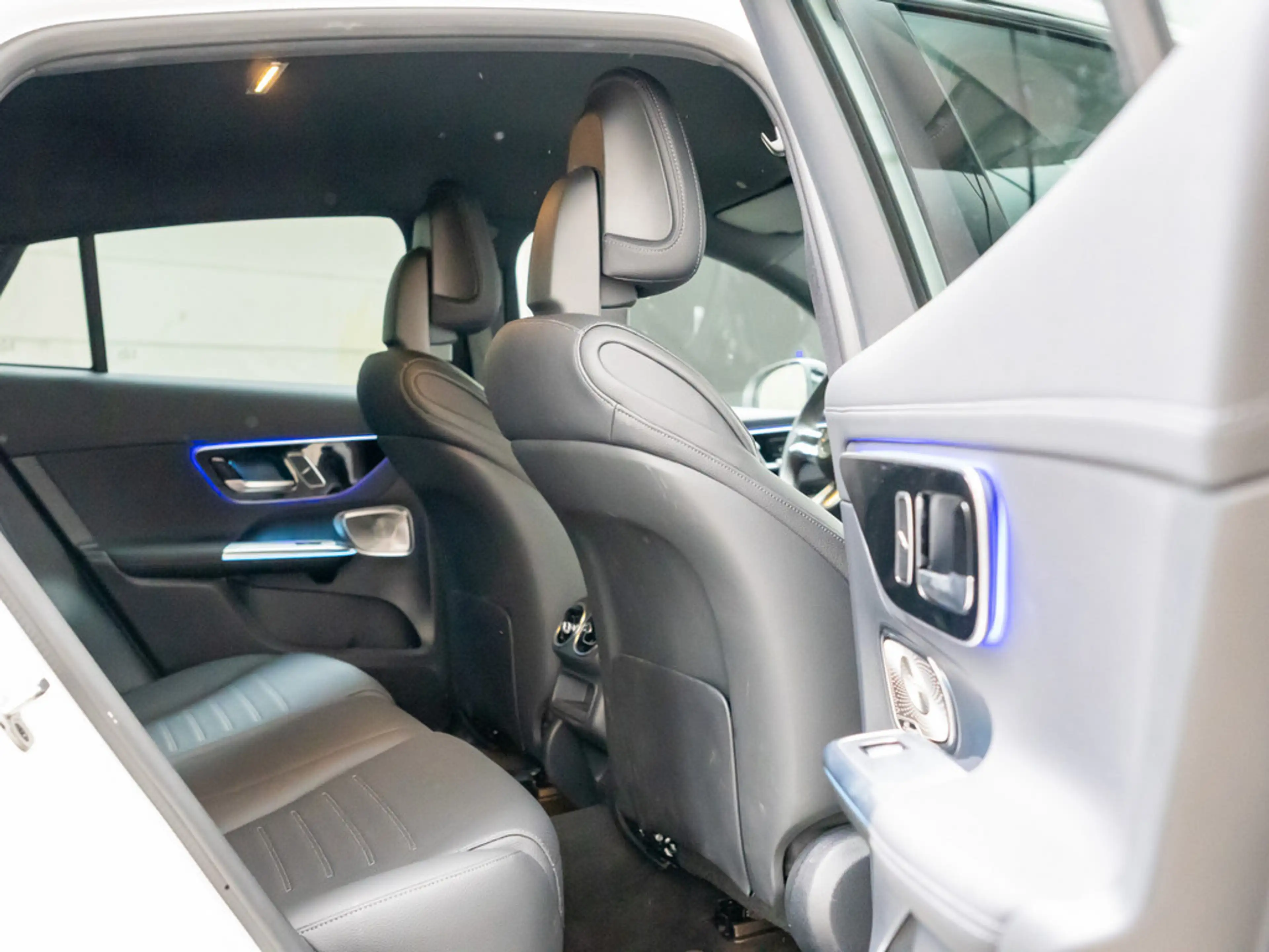 Mercedes-Benz GLC 220 d 4M AMG Line Coupé AHK Abstandstemp. — photo 6