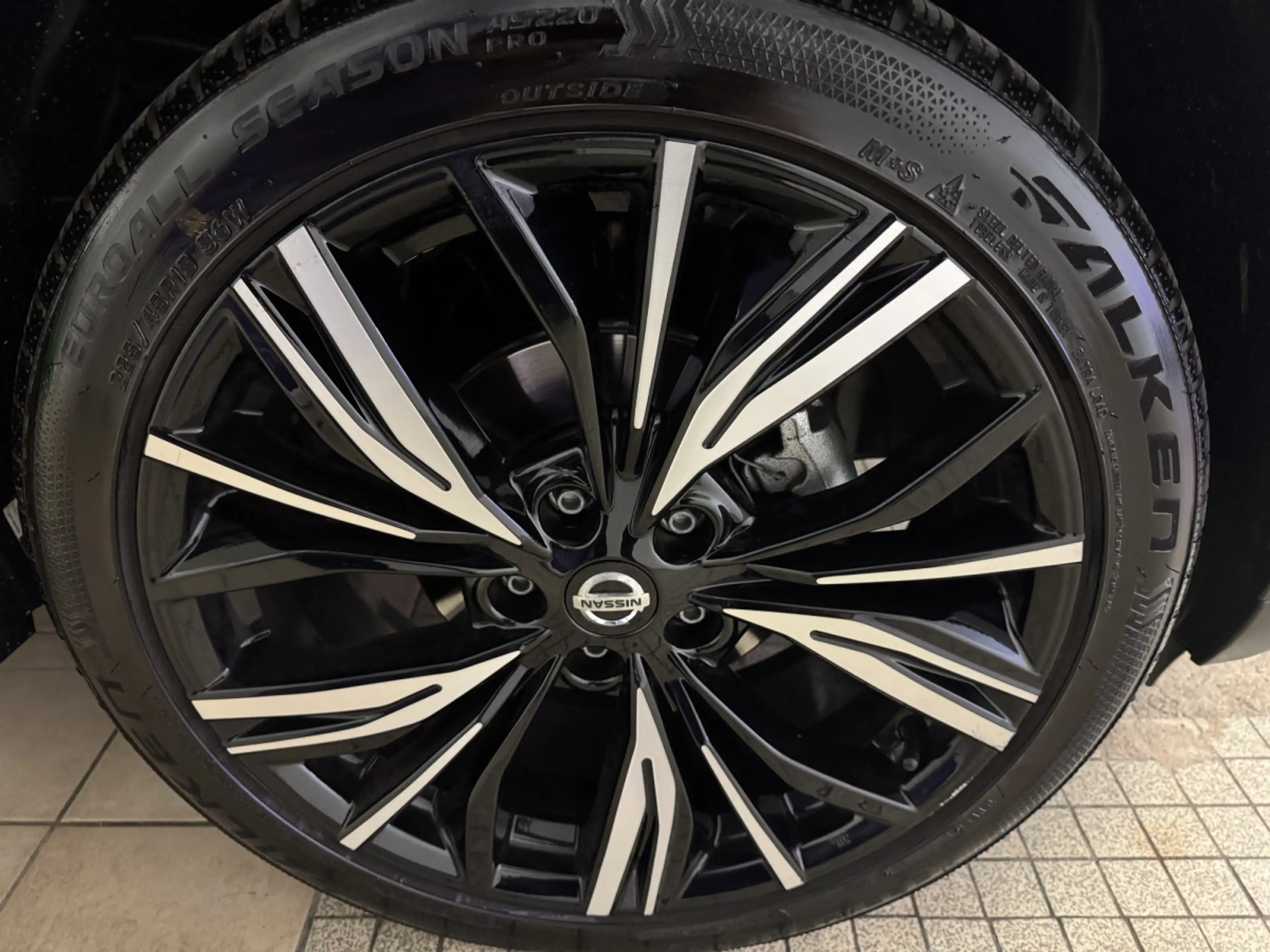 Nissan Juke 1.0 Essence Automatique N-Design — photo 8