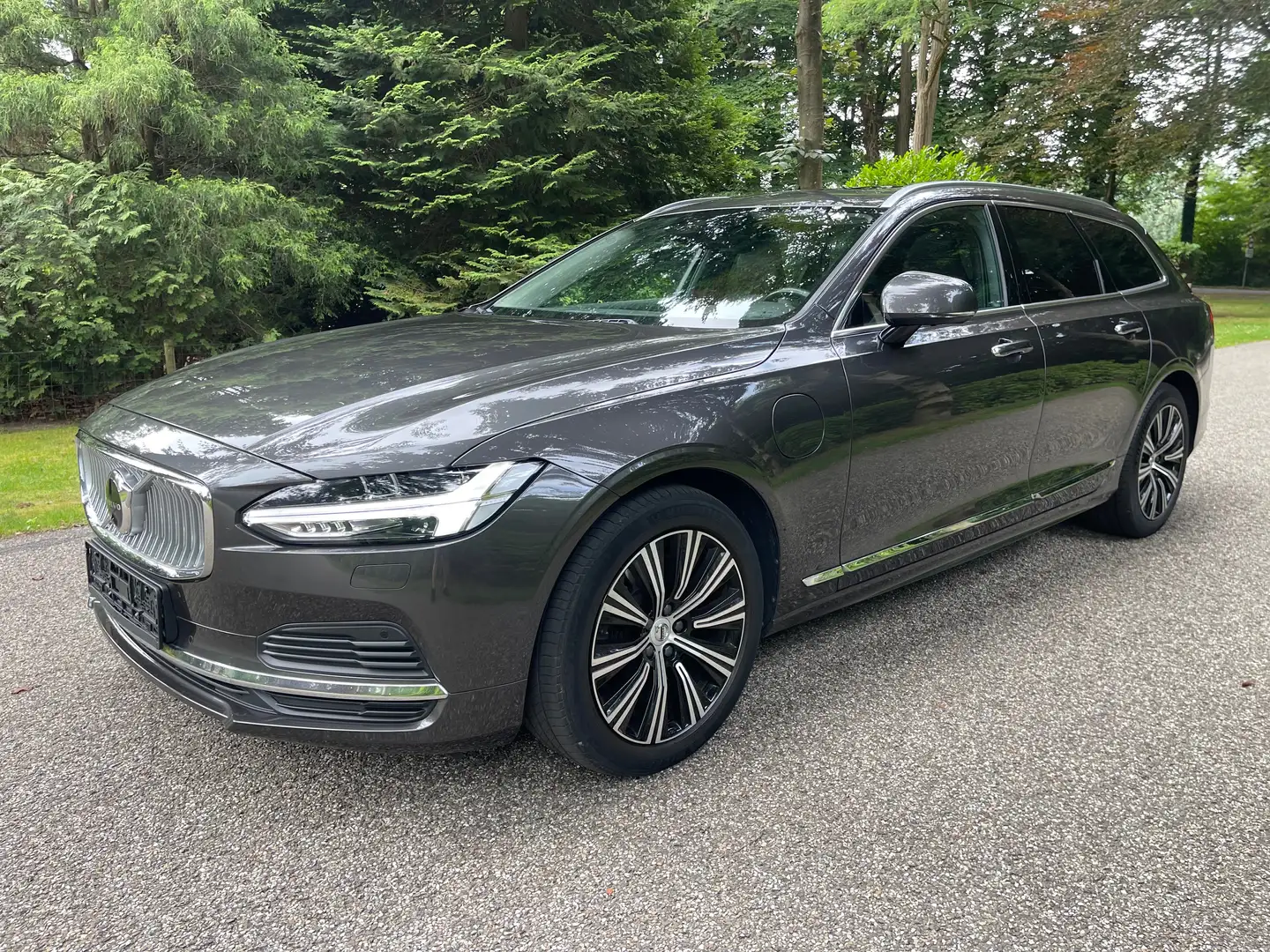 Volvo V90 Volvo V90 T6 AWD Recharge Inscription Grijs - 1
