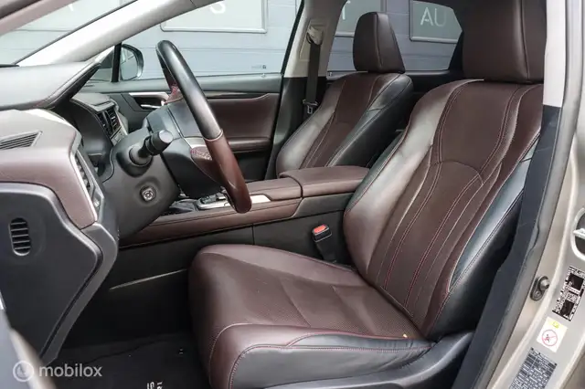 Lexus RX view 6