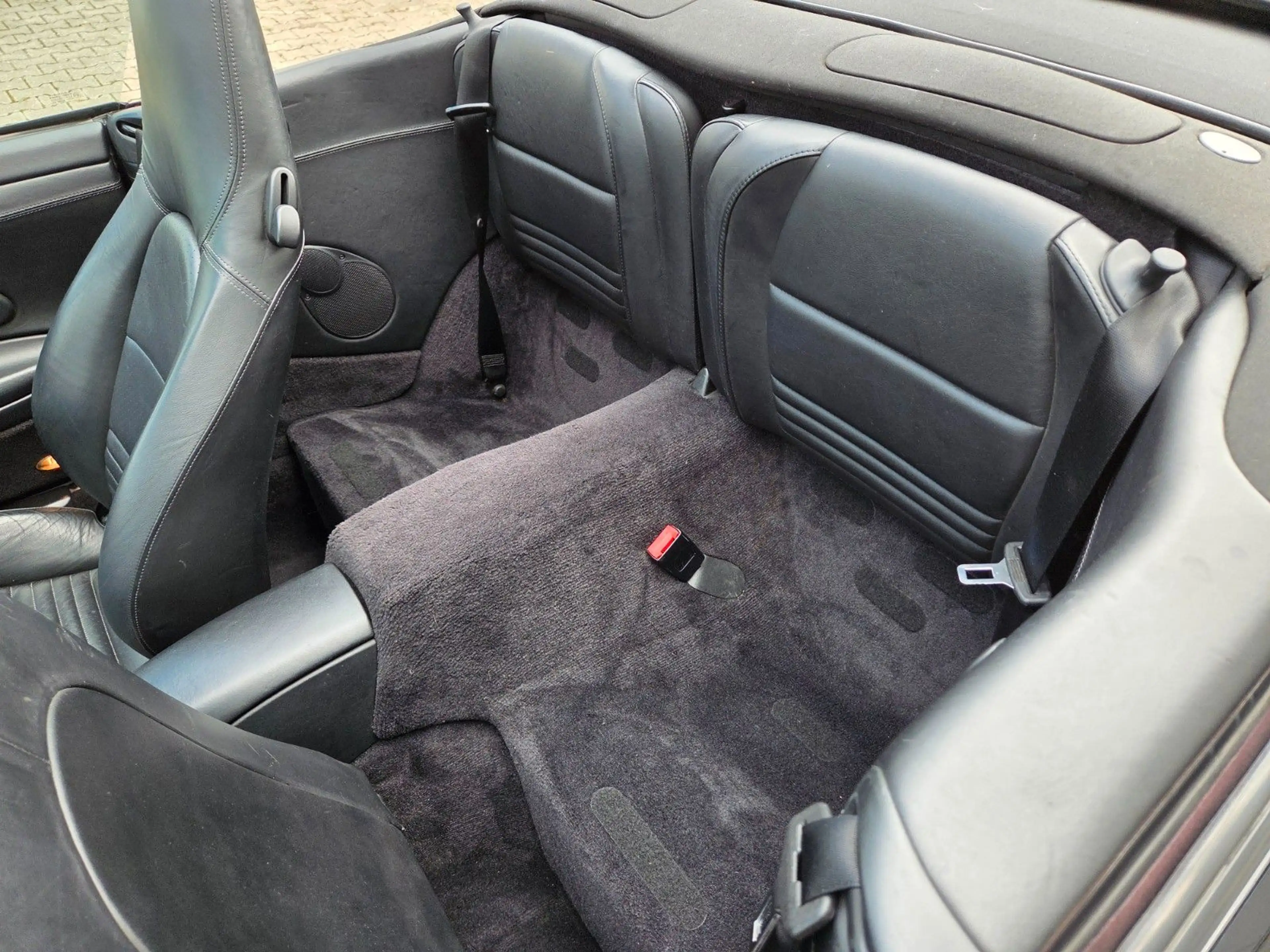 Porsche 996 Carrera Cabriolet BRD II. Hand — photo 9