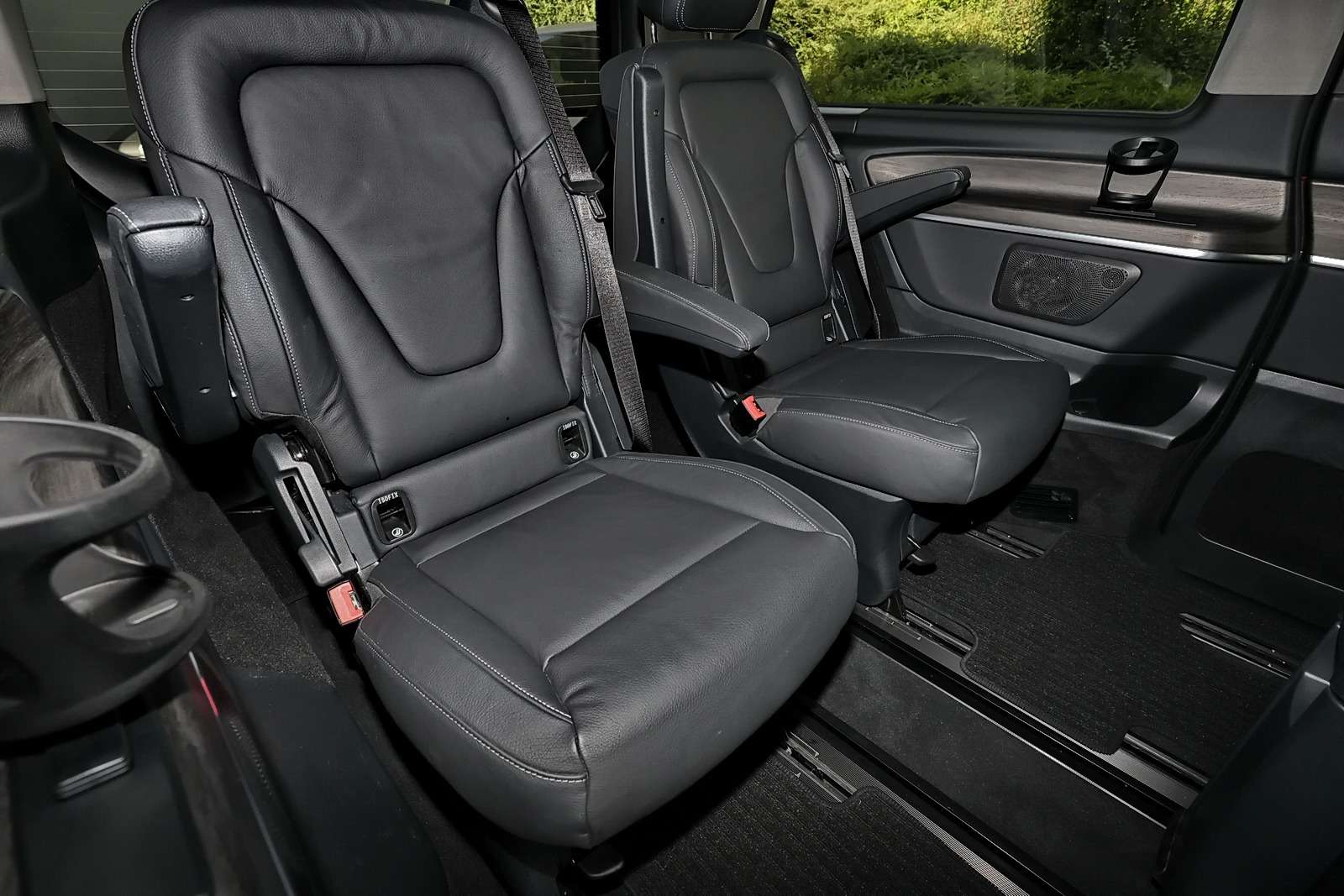 Mercedes-Benz V 220