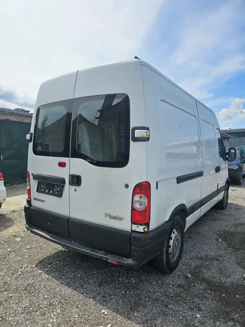 Renault Master 2.5 dCi 120 FAP L2H2 - 2