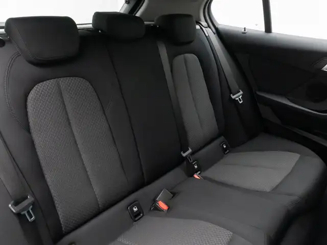 BMW 1 Series view 27
