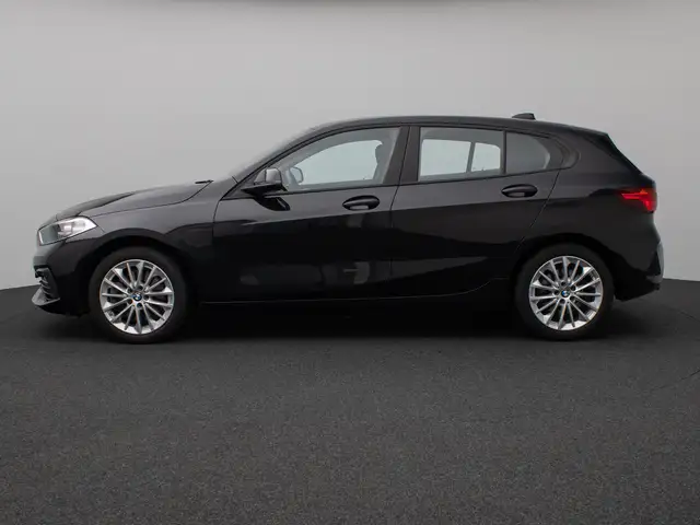 BMW 1 Series view 11