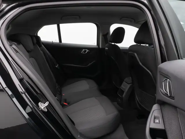 BMW 1 Series view 26