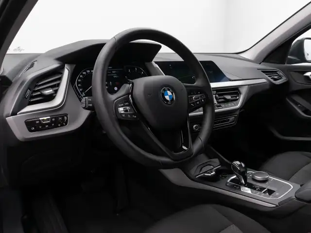 BMW 1 Series view 20