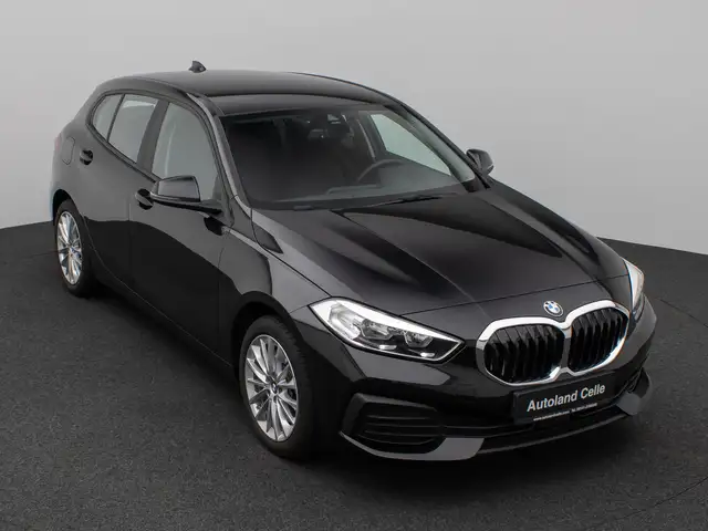 BMW 1 Series view 3